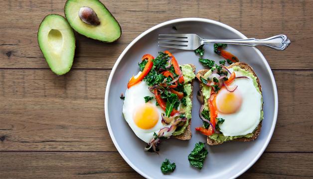 Natural Grocers Avocado Toast with Onion, Pepper & Greens 